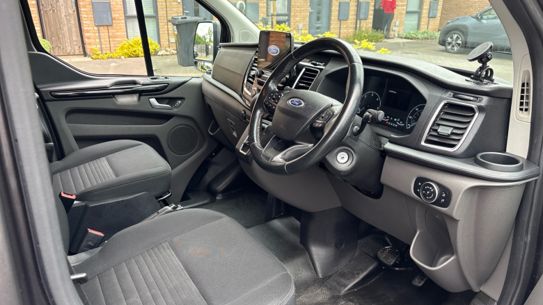 Ford Transit Custom 300 L2 Diesel Fwd 2.0 EcoBlue 170ps Low Roof Limited Van Auto